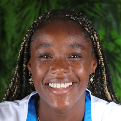 shakira op het veld tandartsassistente tandartspraktijk godent someren